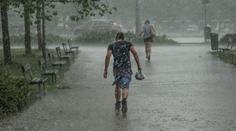Teploty klesnou a bude pršet, do Česka se přiženou i bouřky. PŘEDPOVĚĎ