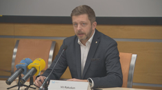 Rakušan slíbil policistům navýšení platů o 2 500 korun. Protesty ale hrozí nadále