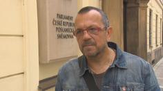 Soud vyhověl Foldynově manželce. Poslanec do svého domu nadále nesmí