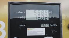 Benzín a nafta opět pomalu zdražují. Pohonné hmoty jsou však stále levné