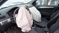 Špatný airbag zabil řidičku. Úřady hledají miliony vadných aut