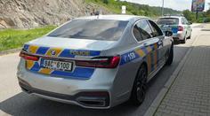 Nebezpečný manévr na Vysočině: Policie natočila řidiče, který vybrzdil jiné auto