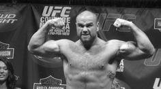 UFC zápasník zemřel. Tim Hague nepřežil knockout od soupeře