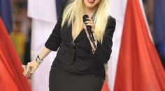 MEGATRAPAS! Christina Aguilera ZVORALA hymnu před 100 miliony lidmi...
