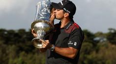 ODPOVĚĎ NA TRAGÉDII: Golfista Day přišel o 8 příbuzných, týden poté vyhrál turnaj