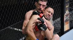 David Dvořák má třetí výhru v UFC! Soupeře uškrtil jednou rukou