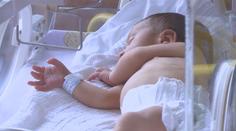 Zázrak na Slovensku. Lékaři zachránili miminko, které vážilo rekordně málo