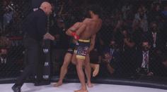 Soutěž Bellatoru a Nova Sport: Vyhrajte podepsané rukavice legendy MMA