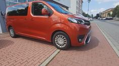 Manželé čekali na opravu dodávky rok. Od dealera se dočkali jen arogance