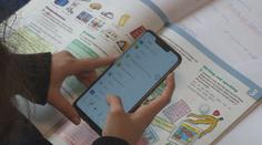 Děti už rok žijí ve virtuálním světě. Psychologové varují před následky