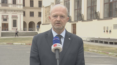 Předseda NSA létá za peníze státu do exotiky. Ty cesty jsou velmi potřebné, hájí se