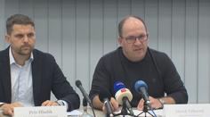 Ministr Výborný: Pokud chcete pomoci, soustřeďte se na balenou vodu