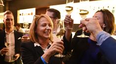 Oslavy voleb: Víno teklo proudem, politici ukázali své taneční kreace!
