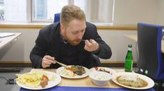 Myslím, že se nás tam snaží otrávit: Proč někteří europoslanci odmítají kantýnu v Bruselu