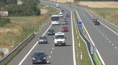 Část dálnice D3 bude na víkend uzavřena. Silničáři musí zbourat most kvůli odpočívadlu