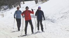Zima se nechce vzdát, na Pradědu se stále lyžuje