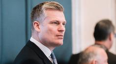 Turek to schytává kvůli špatné angličtině. Zkusit šůšn, směje se mu Nerudová
