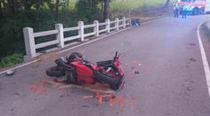 Na Strakonicku havaroval motorkář. Mrtvého muže našli svědci u potoka