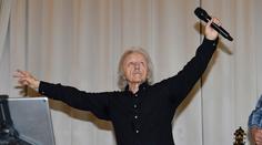 Václav Neckář měl vážné problémy a musel na operaci. Stále zůstává v nemocnici