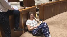 Bizarní situace! Slovenští poslanci blokují parlament, tráví tam i noci