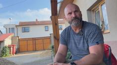 Ivo měl umývat okna, dostal 22 tisíc voltů. Teď žaluje energetickou společnost