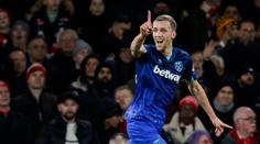 Souček pomohl potopit Arsenal, ten přenechal první příčku Liverpoolu