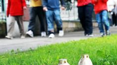 Svíčkou chtěla uctít duši zemřelého manžela. Při požáru odešla za ním