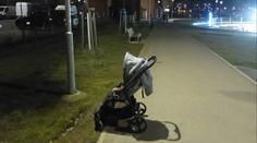 Opilá matka bloudila Prahou s dítětem v kočárku. Batole skončilo v péči sociálky