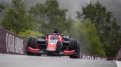 Staněk si po startu z 18. místa dojel v závodu Formule 2 v Belgii pro body