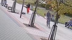 Cyklista srazil na chodníku dítě. Mávl rukou a z místa ujel