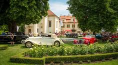 Oslavy Ferrari, výstava veteránů a bohatý doprovodný program