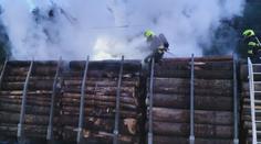 Neobvyklý požár zkomplikoval vlakovou dopravu. Stává se jednou za 25 let