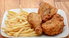 Student měl jíst v KFC rok zdarma. "Je to jen fáma," popírá fastfood