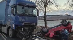 Hororové video. Takhle to dopadne, když dostanete smyk a proti jede kamion