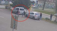Policie ukázala záběry hrůzného útoku. Mladík druhého pořezal motorovkou