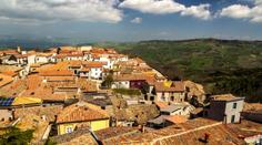 Italské město chce zachránit svou populaci, domy nabízí za jedno euro