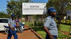 V Zimbabwe zatkla policie českého turistu. Hrozí mu 20 let za mřížemi