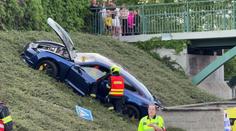 Policie obvinila řidiče porsche, který srazil maminku s kočárkem