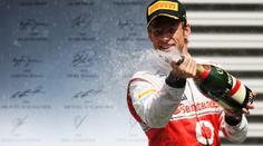 Button předvedl krasojízdu! Start ve Spa přinesl hromadnou nehodu
