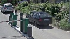 Chtěl ušetřit pár korun, proto prorazil závoru. Parkovné mu ale účtují už několik dní!