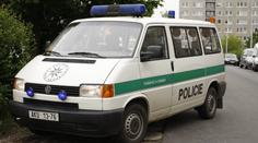 Gangsteři kradli auta ve velkém. Už mají pouta