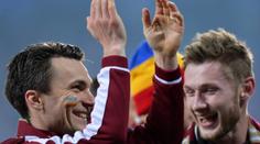 VIDEO: Podívejte se, jak slavili fotbalisté Sparty přímo na trávníku!