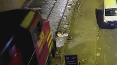 VIDEO: Spícího muže přejel vlak. Po srážce se ale stalo něco neuvěřitelného