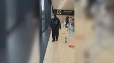 Muž kradl a demoloval supermarket, hrozí mu 8 let vězení