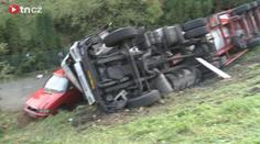 OPILÝ řidič kamionu NABOURAL do viaduktu! ZABLOKOVAL provoz z Brna do Svitav