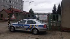 Vražda? V kovošrotu v Hostivaři našli ženské tělo bez hlavy