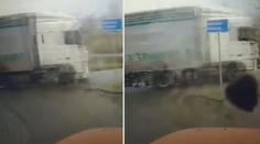 Nebezpečný manévr řidiče kamionu! Kruháčem se řítil v protisměru
