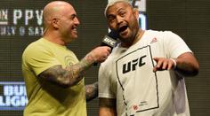 Dejte mi jeho odměnu, vzkazuje Hunt UFC po Lesnarově dopingu