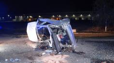 Opilý řidič ujížděl policistům, auto letělo desítky metrů a začalo hořet
