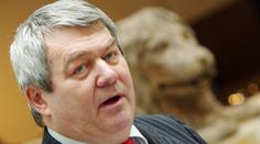 Filip je v nemocnici, před velkým ceremoniálem ho zradilo srdce
